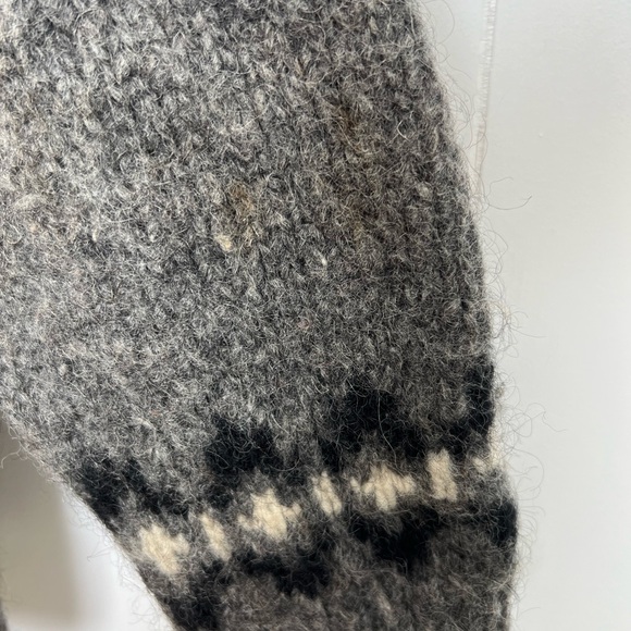 VINTAGE | Wool Sweater - Picture 8 of 8